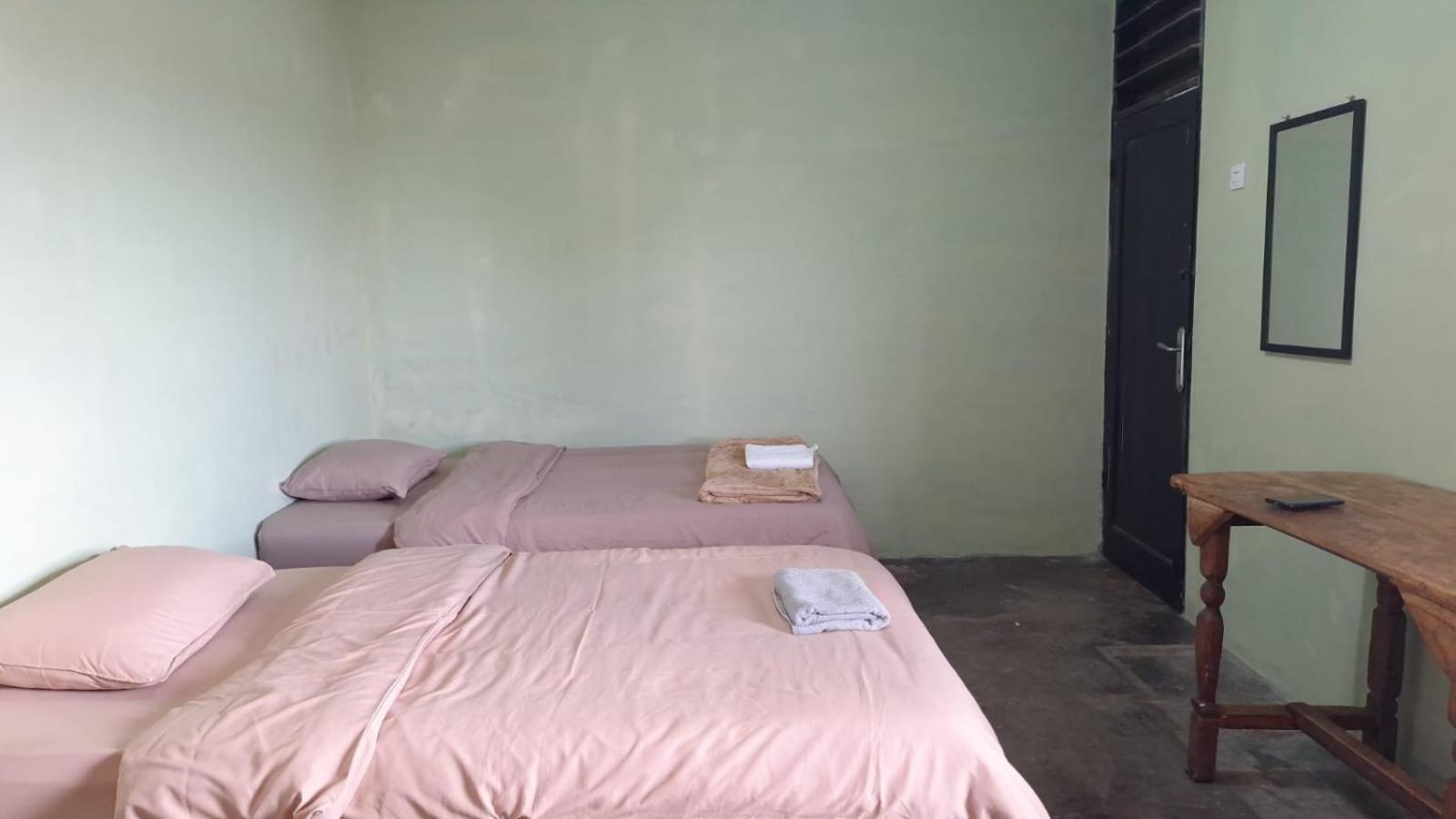 Smiley'S Homestay Berastagi Room photo